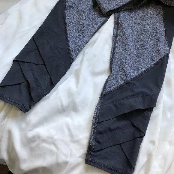 Ivivva Kids Cropped Grey Leggings* - Picture 5 of 6